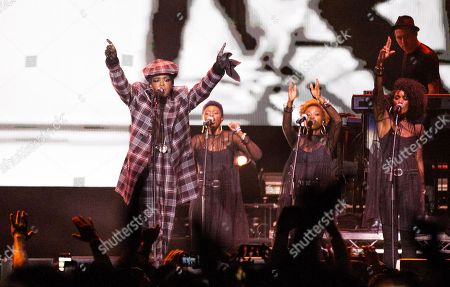 lauryn hill uk concert lauryn hill concert o2 arena london stock photos lauryn hill uk concert lauryn hill concert o2 arena london stock photos