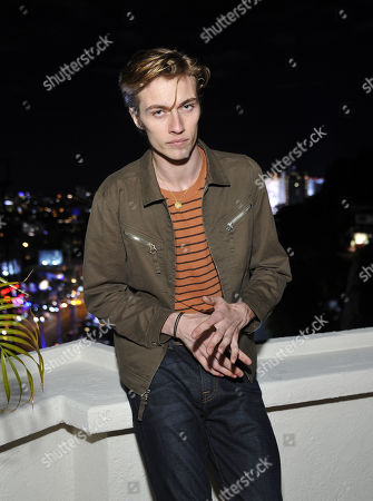 simon spurr 7 for all mankind