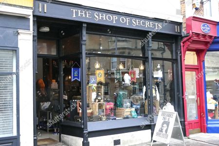 Harry Potter Shop The Shop Secrets Opens Fotos De Stock Exclusivo Shutterstock