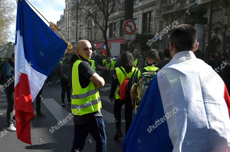 Yellow Vest Protest Paris Fotos De Stock Exclusivo