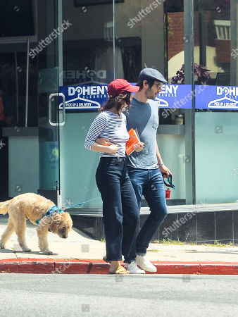 Josh Groban Schuyler Helford Out About Los Stockfotos Exklusiv Shutterstock