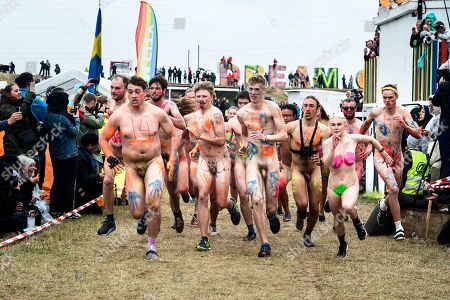 Resultado de imagen para naked-run-roskilde-festival-2019-denmark