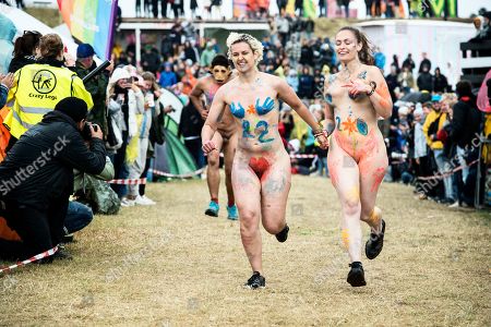 Resultado de imagen para naked-run-roskilde-festival-2019-denmark