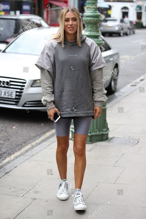 grey cycling shorts outfit