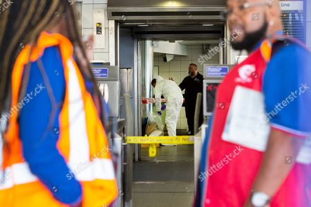 Stabbing Elephant Castle Underground Station London Stockfotos Exklusiv Shutterstock