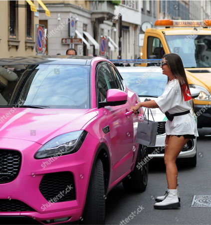 Elettra Lamborghini Out About Milan Stockfotos Exklusiv Shutterstock