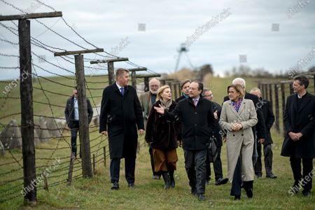 Iron Curtain Stock Photos Editorial Images And Stock Pictures