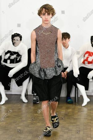 Jw Anderson Show Runway Paris Fashion Week Fotos De Stock