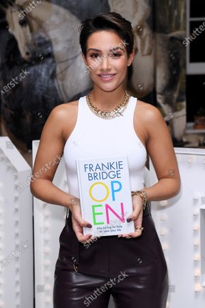 The Saturdays - Página 9 Frankie-bridge-open-why-asking-for-help-can-save-your-life-book-launch-london-uk-shutterstock-editorial-10540517v