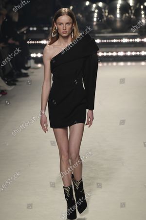 Isabel Marant show Runway Paris Fashion Week: стоковые (эксклюзивные) | Shutterstock