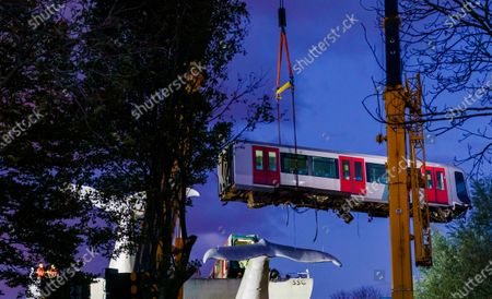 Whale Sculpture Stops Dutch Train Crashing Into Stockfotos Exklusiv Shutterstock