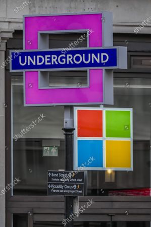 Sony Playstation Shapes Take Over London Tube Stockfotos Exklusiv Shutterstock