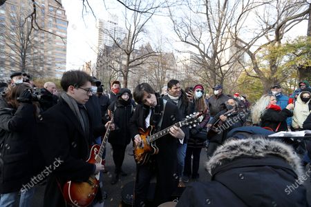 Photos De Stock De 40th Anniversary Death John Lennon Exclusives Shutterstock