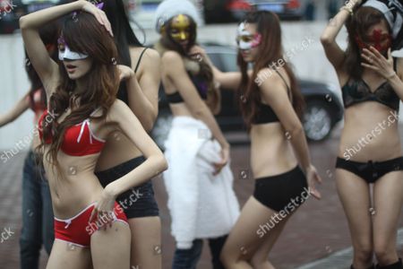Chinese women strip