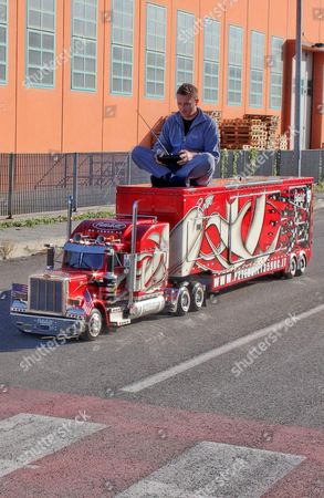 remote control man truck