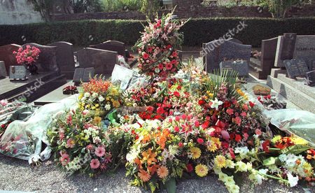 Grave Henri Paul On Day His Funeral Editorial Stock Photo Stock Image Shutterstock