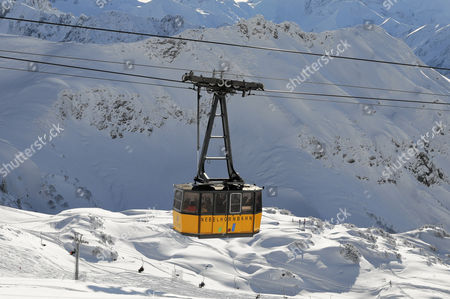 Nebelhorn Cable Car Stock Pictures Editorial Images And Stock