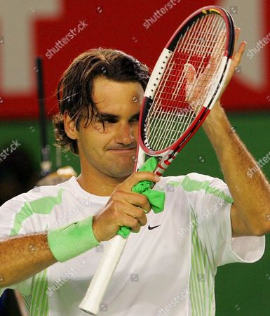Seminary Alfabetisk orden Regenerativ Roger Federer Switzerland Touches His Racket Contentedly Editorial Stock  Photo - Stock Image | Shutterstock