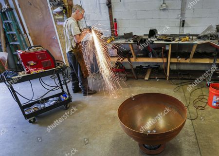 Firepits Stock Photos Editorial Images And Stock Pictures