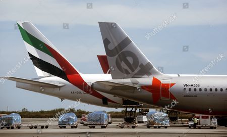Resultado de imagen de Emirates y Jetstar Pacific