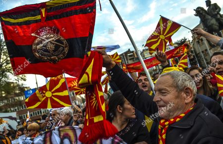 Supporters Civil Initiative United Macedonia Hold Placards Foto Editorial En Stock Imagen En Stock Shutterstock