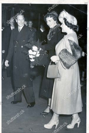 king-george-vi-and-queen-elizabeth-queen-mother-october-1948-london-king-george-with-queen-elizabeth-and-queen-mary-of-england-greeted-king-frederick-and-queen-ingrid-of-denmark-who-arrived-with-the-queen-mother-queen-alexandrine-at-liverpool-stre-shutterstock-editorial-883237a.jpg