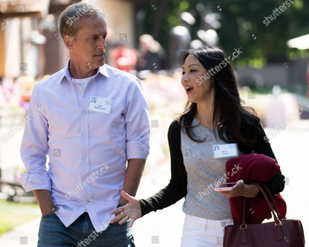 Amy Chua Imagenes En Stock O Editoriales Y Fotos En Stock Shutterstock