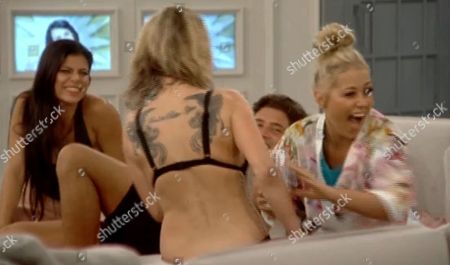 Sarah oliver bikini, web cam masturbation videos