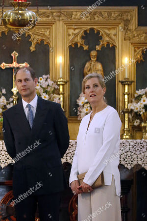 earl-and-countess-of-wessex-visit-sri-lanka-kandy-shutterstock-editorial-9351137h.jpg