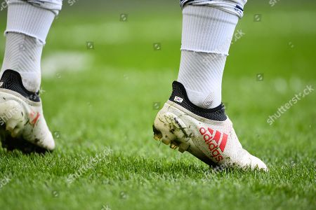 spurs football boots
