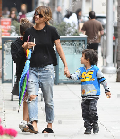 Daughter Of Halle Berry And Gabriel Aubry Stock Pictures Editorial Images And Stock Photos Shutterstock Daughter Of Halle Berry And Gabriel Aubry Stock Pictures Editorial Images And Stock Photos Shutterstock