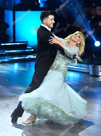 Lets Dance Tv Show Stockholm Stockfotos Exklusiv Shutterstock