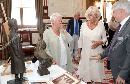 Camilla Duchess Cornwall Visit Isle Wight Stockfotos