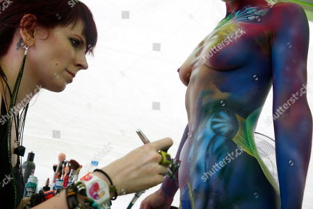 body painting festival pictures