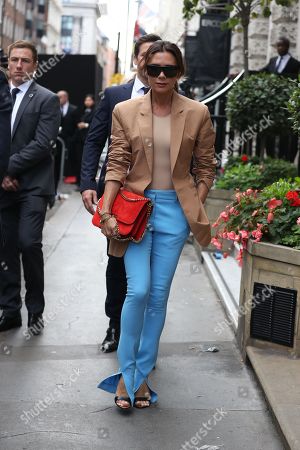 victoria beckham casual style 2019