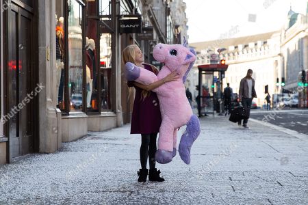 hamleys giant pink unicorn soft toy