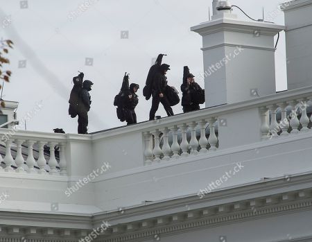 US Secret Service snipers on roof White Stock Photos (Exclusive ...